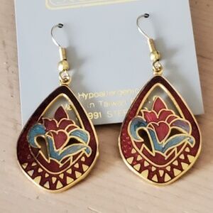 Vintage Stefano Gold Plated Enamel Easter Lily Dangle Pierced Earrings NOS